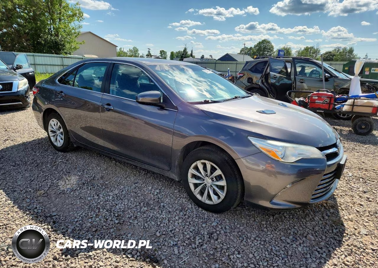 2017 Toyota Camry Le VIN:4T1BF1FK8HU694863 - 4