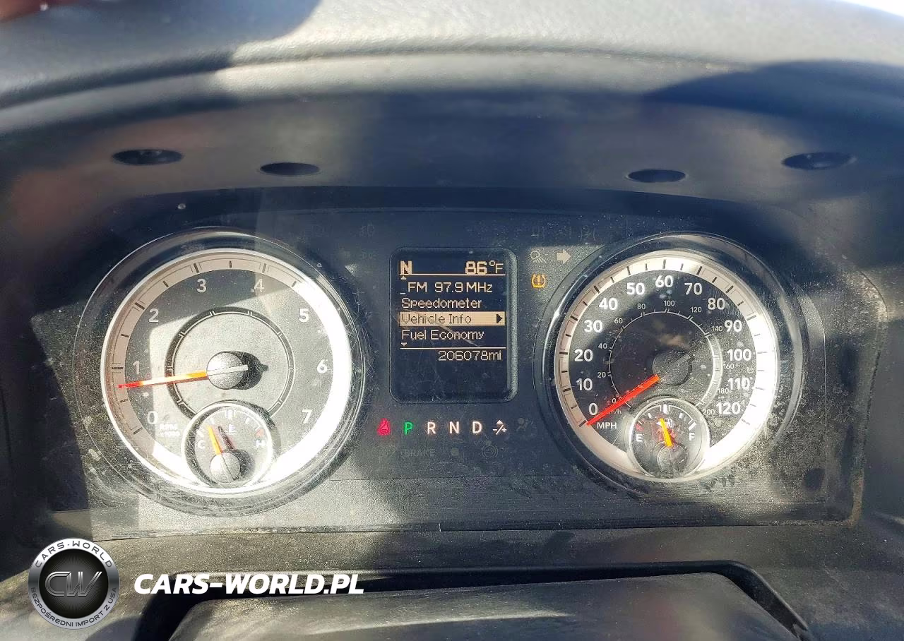2018 Ram 2500 St VIN:3C6UR5HJ6JG380614 - 9
