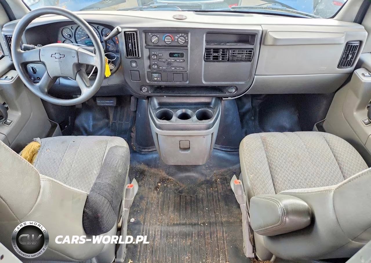 2005 Chevrolet Express G2500 VIN:1GCGG25V451163469 - 8