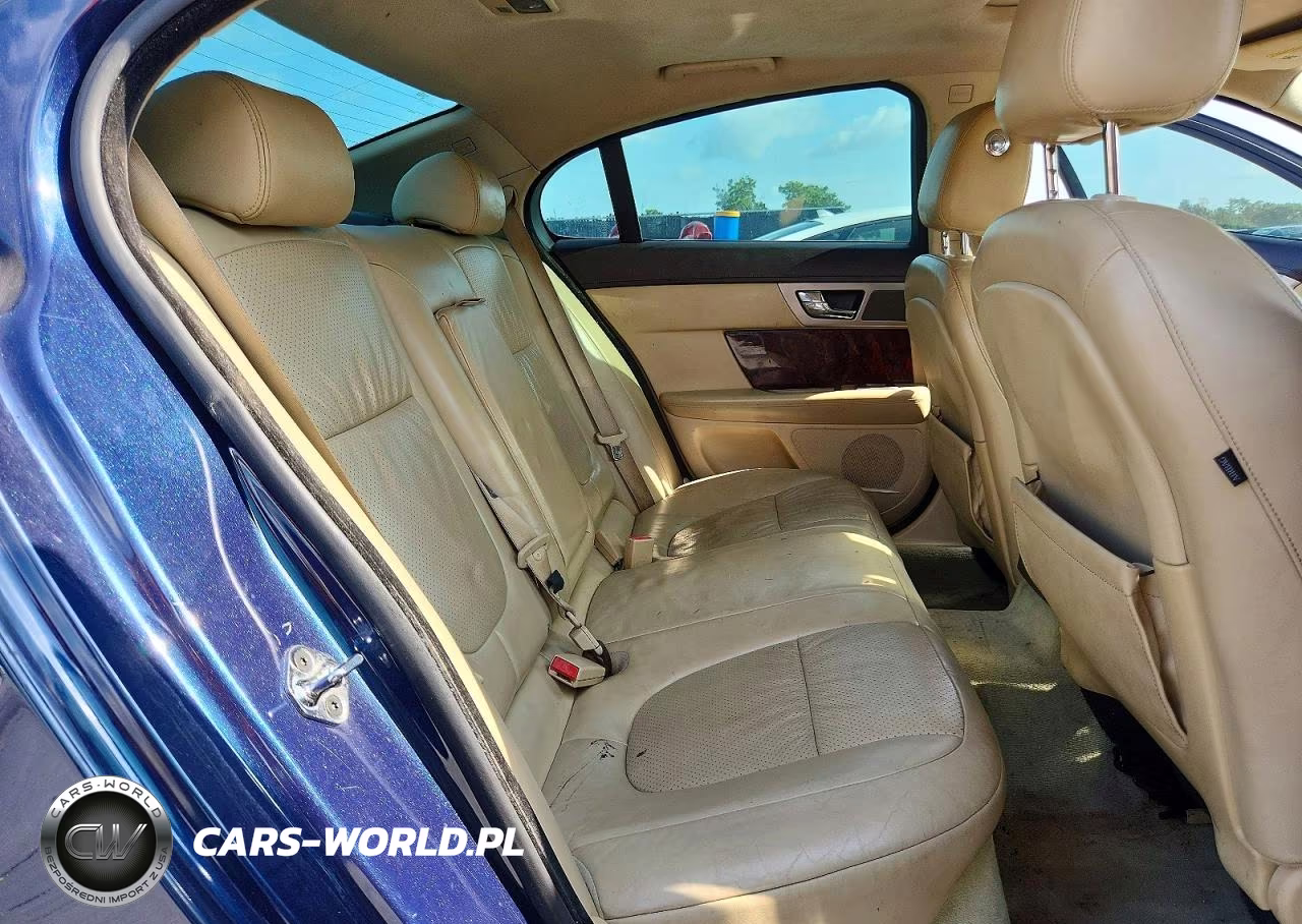 2011 Jaguar Xf Premium VIN:SAJWA0GB6BLR90069 - 10