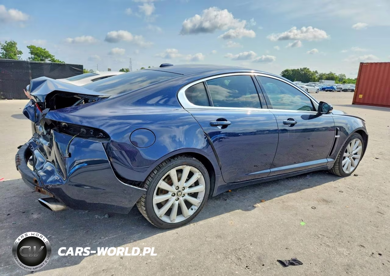 2011 Jaguar Xf Premium VIN:SAJWA0GB6BLR90069 - 3