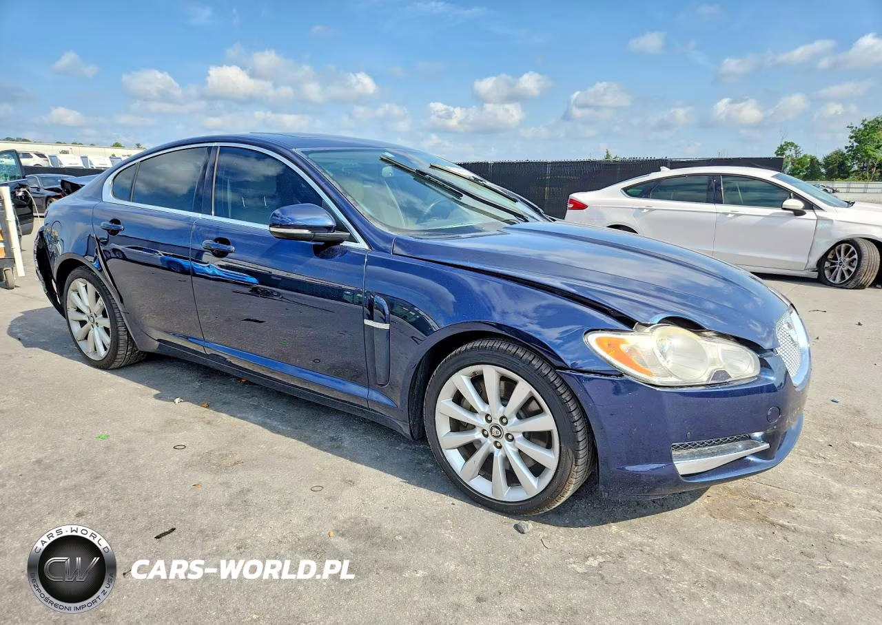 2011 Jaguar Xf Premium VIN:SAJWA0GB6BLR90069 - 4