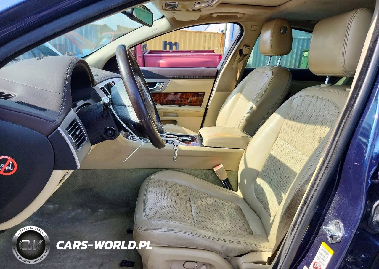 2011 Jaguar Xf Premium VIN:SAJWA0GB6BLR90069 - 7
