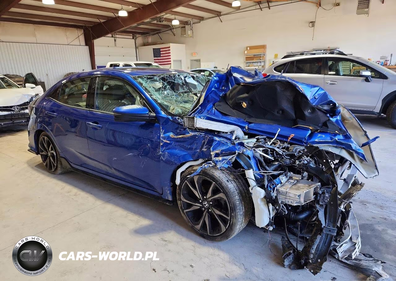 2018 Honda Civic Sport Touring VIN:SHHFK7H98JU415875 - 4