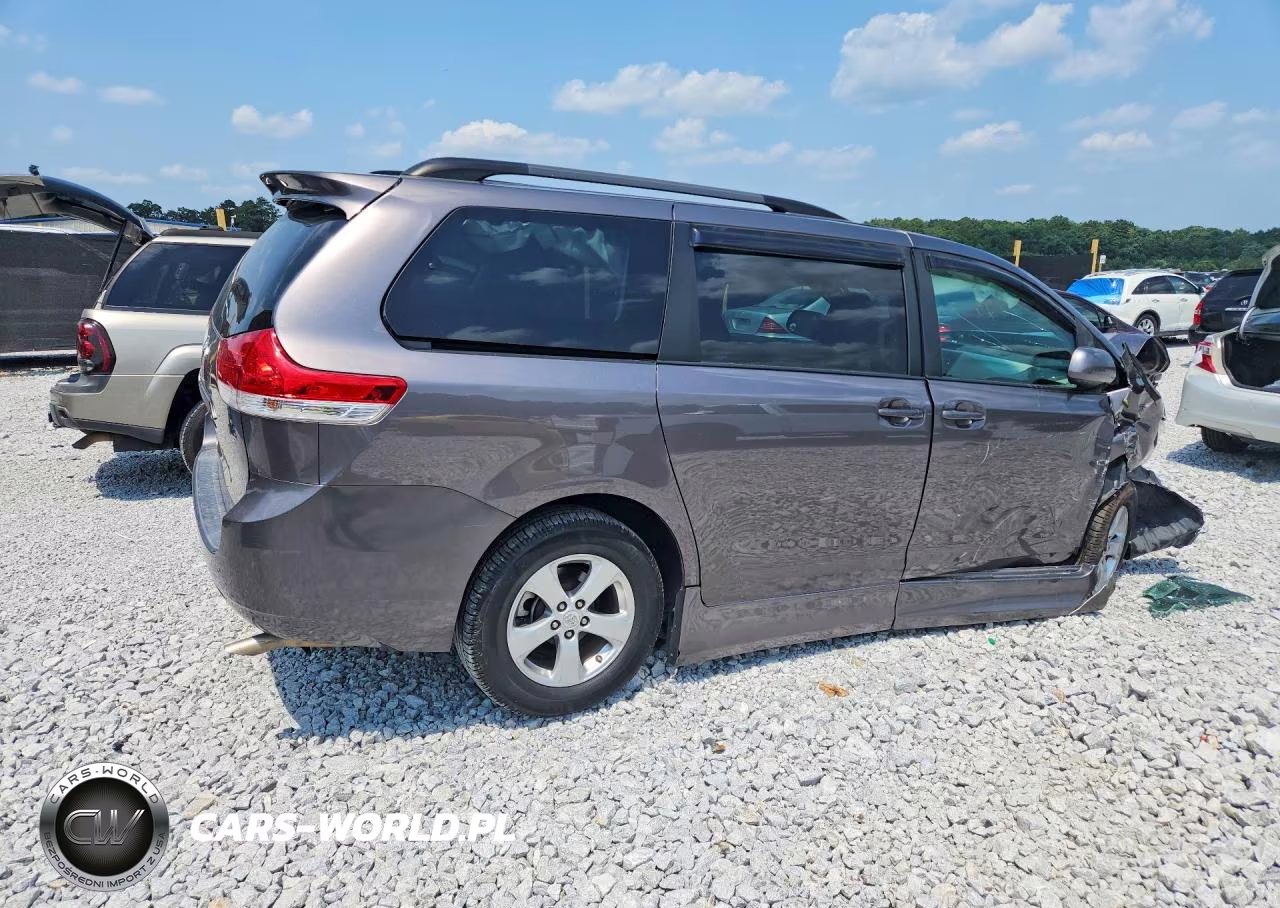 2011 Toyota Sienna Le VIN:5TDKK3DC2BS041397 - 3