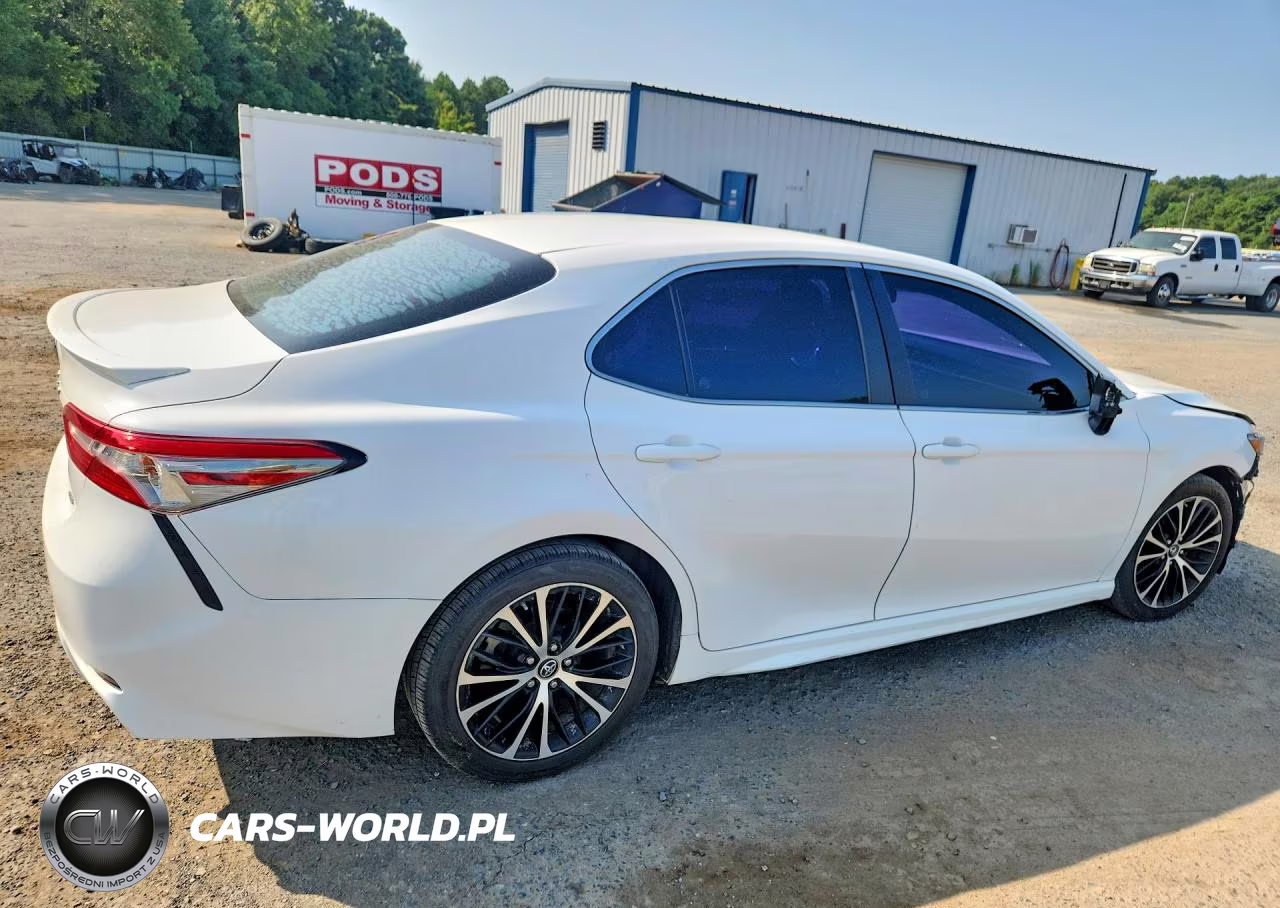 2018 Toyota Camry Se VIN:4T1B11HK7JU073938 - 3