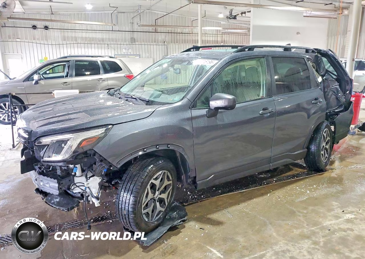 2022 Subaru Forester Premium – zdjęcie 1 z 13