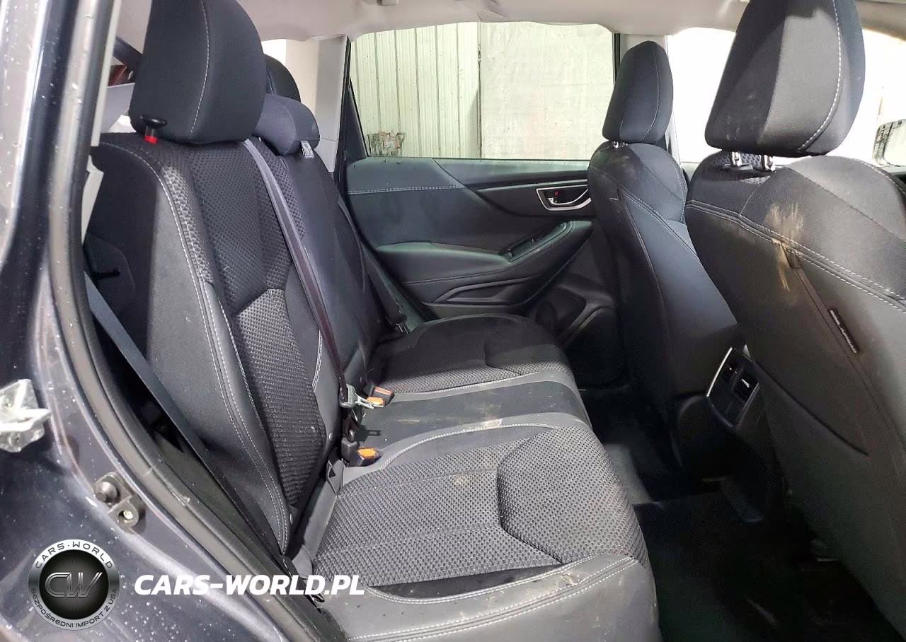 2022 Subaru Forester Premium VIN:JF2SKADCXNH507706 - 10