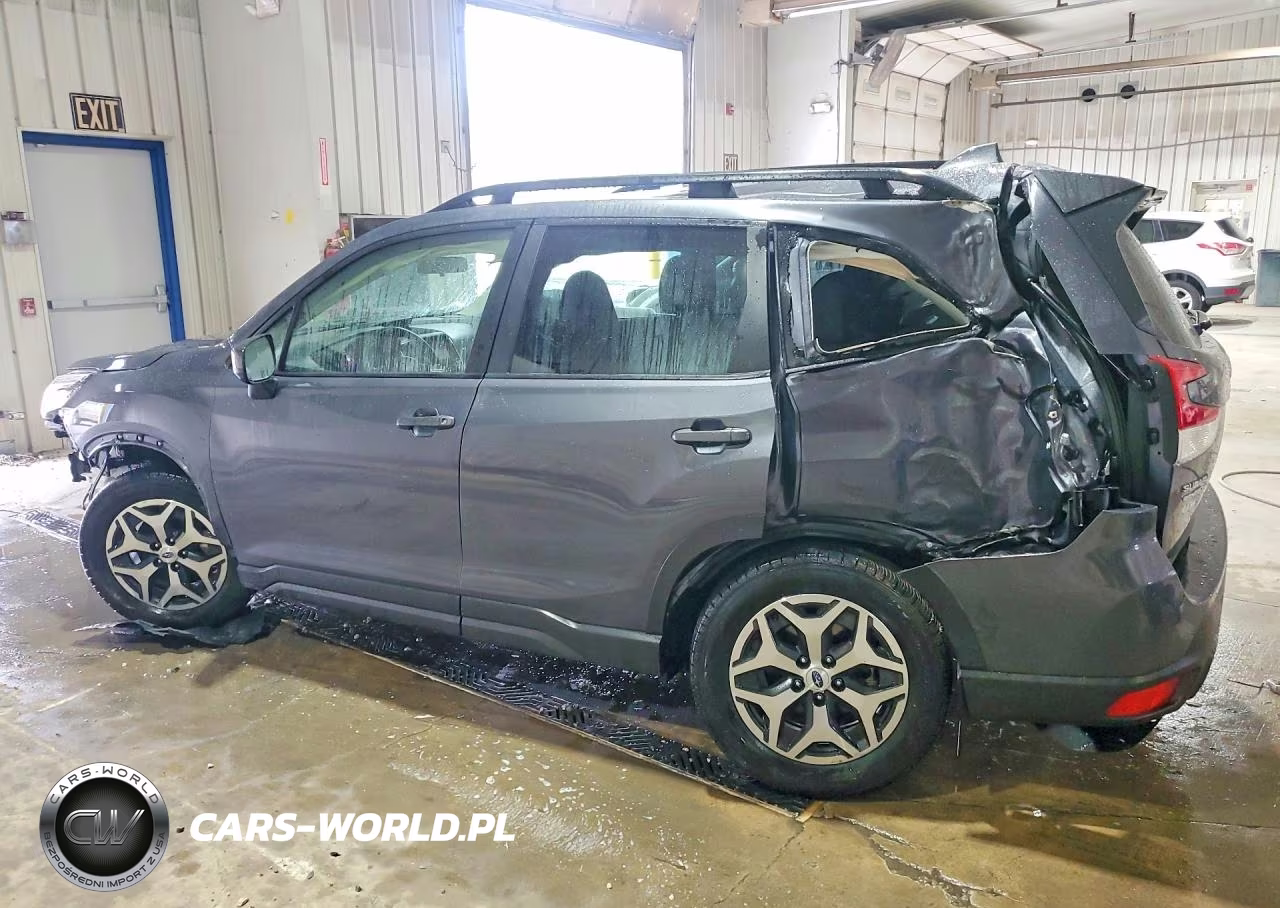 2022 Subaru Forester Premium VIN:JF2SKADCXNH507706 - 2