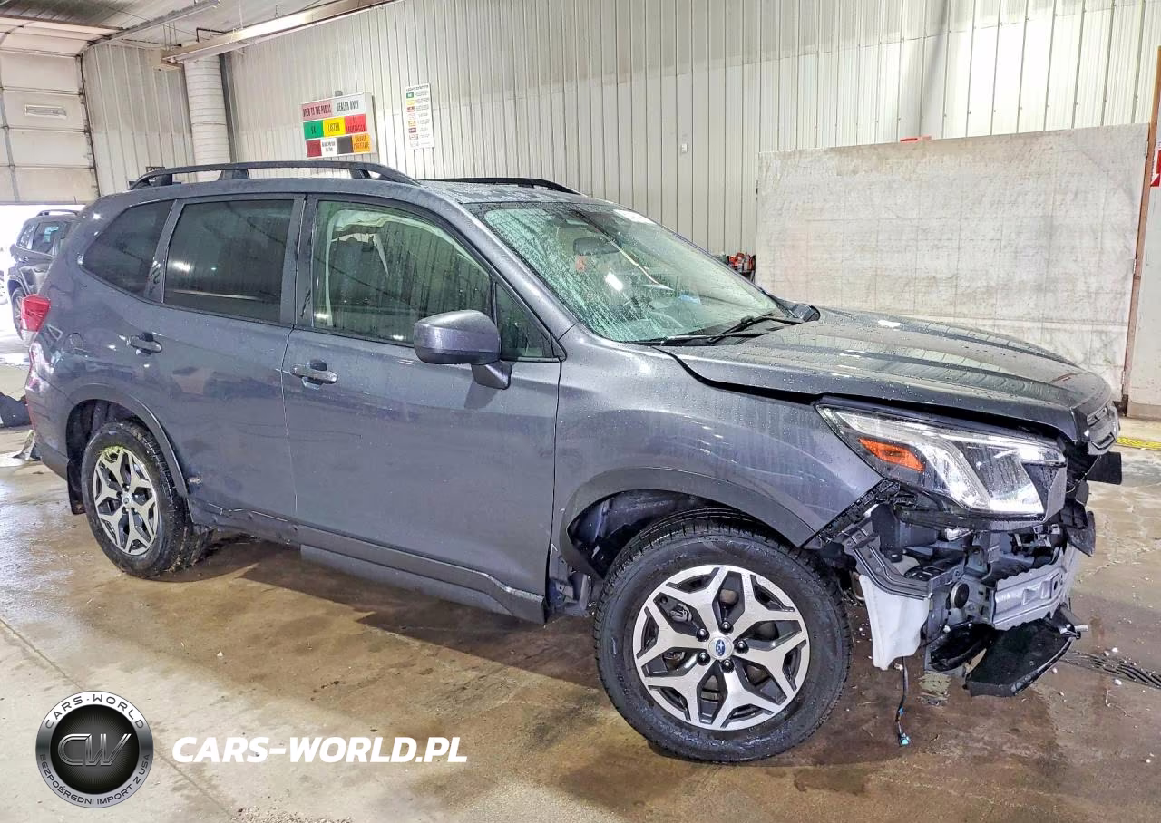 2022 Subaru Forester Premium VIN:JF2SKADCXNH507706 - 4
