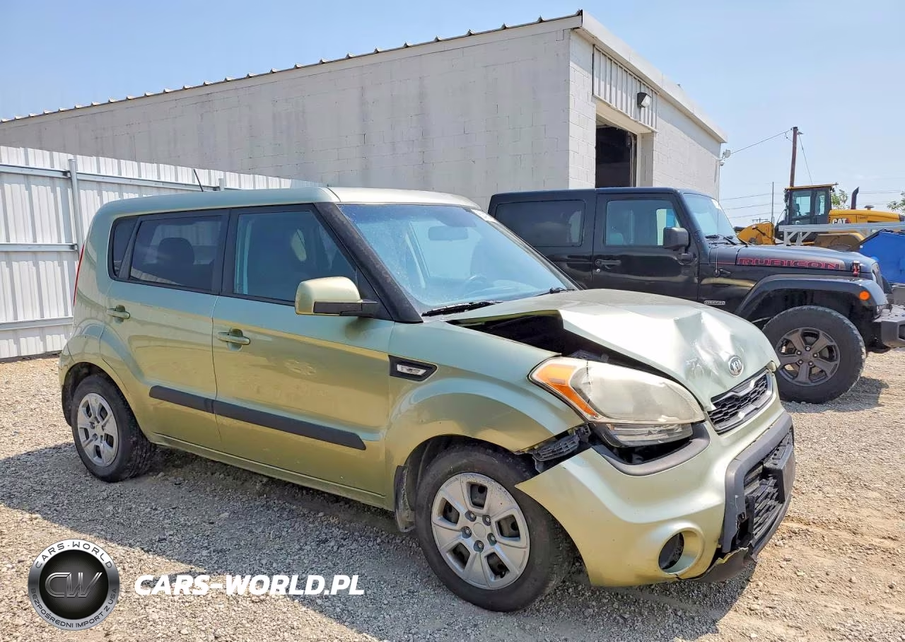 2013 Kia Soul Base VIN:KNDJT2A51D7483268 - 4