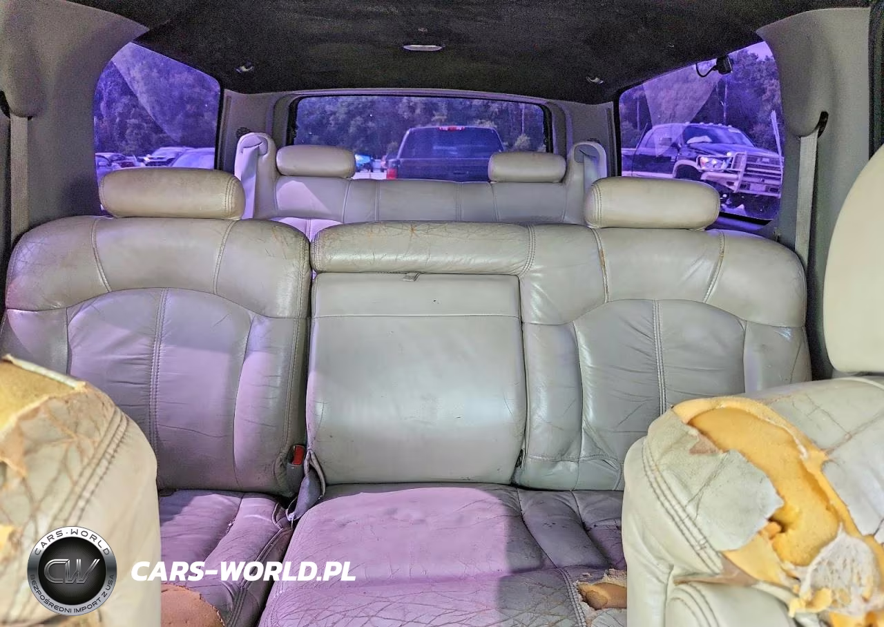2000 Chevrolet Suburban C1500 VIN:3GNEC16T6YG169328 - 10