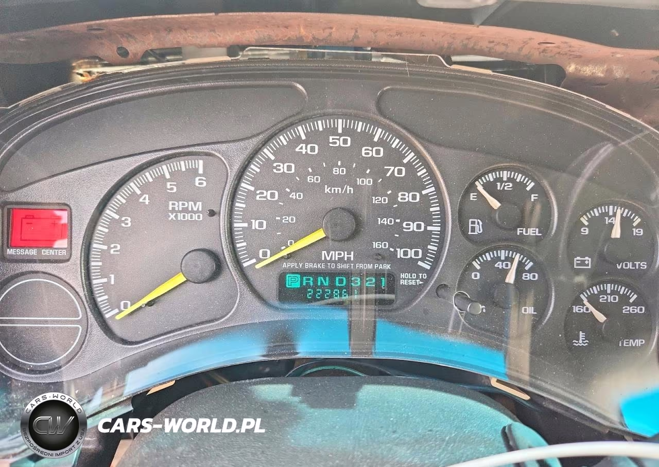2000 Chevrolet Suburban C1500 VIN:3GNEC16T6YG169328 - 9