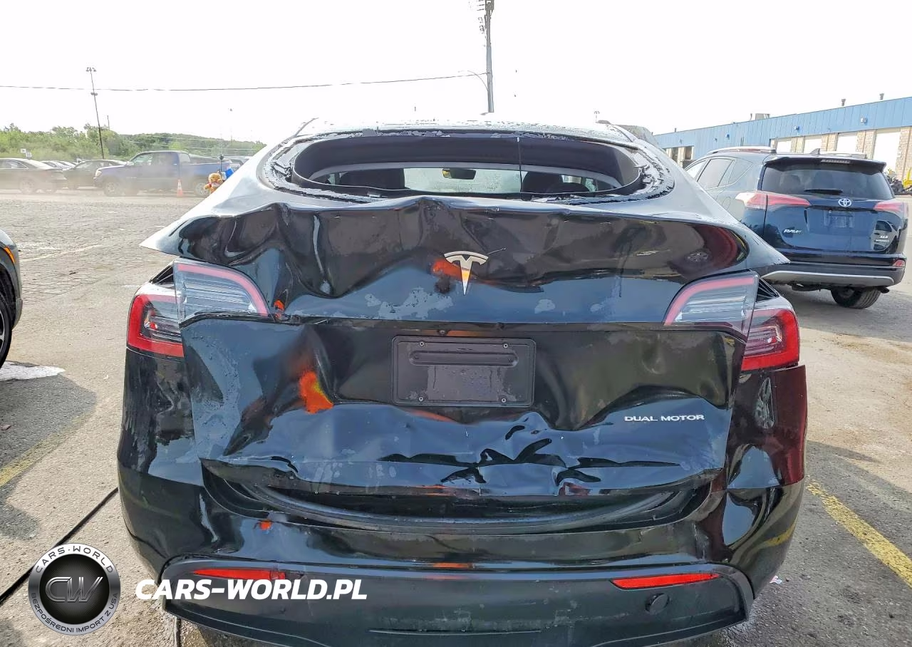 2023 Tesla Model Y VIN:7SAYGDEE3PF663300 - 6