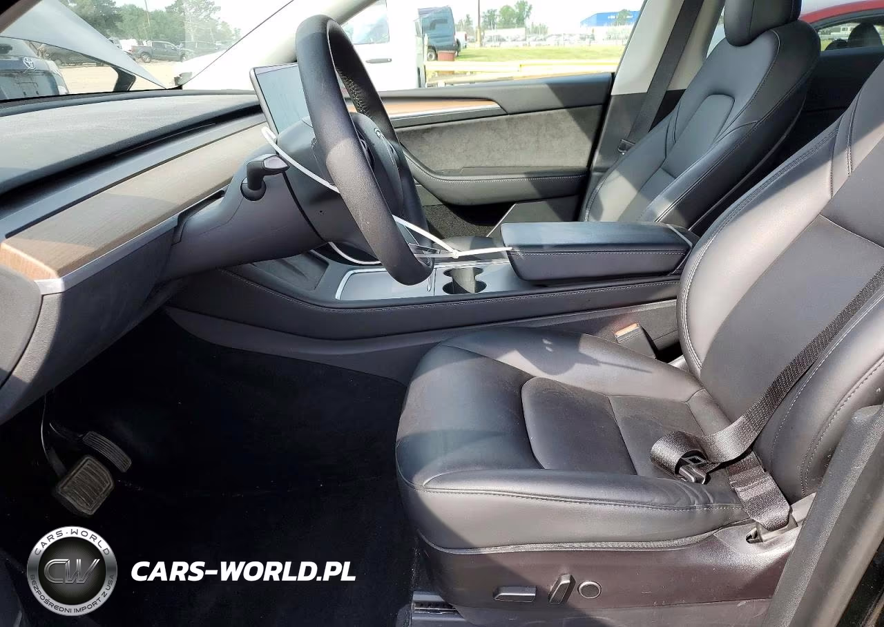 2023 Tesla Model Y VIN:7SAYGDEE3PF663300 - 7