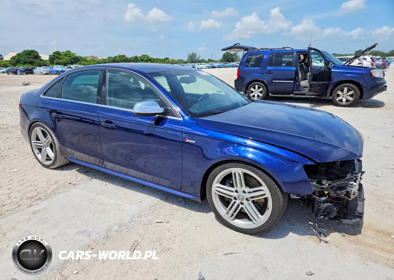 2014 Audi S4 Premium Plus VIN:WAUBGAFL6EA017105 - 4