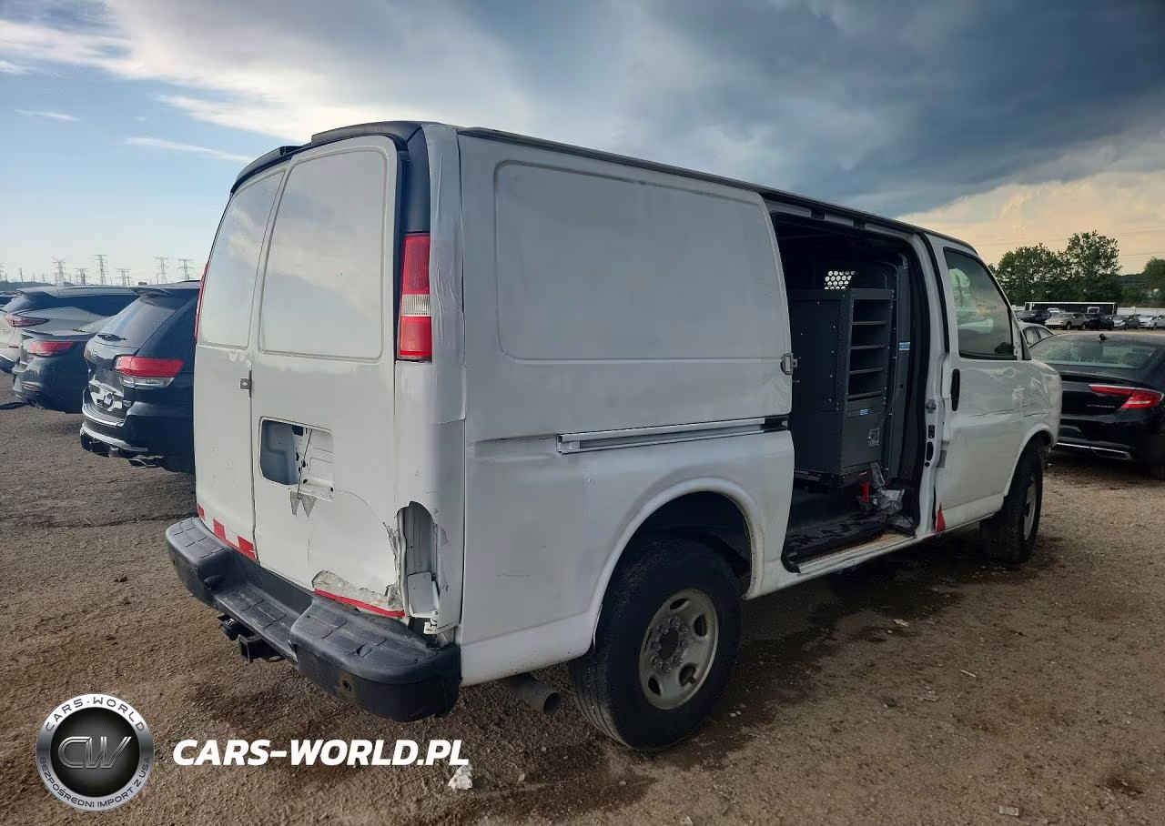 2017 Chevrolet Express G2500 VIN:1GCWGAFF1H1276927 - 3