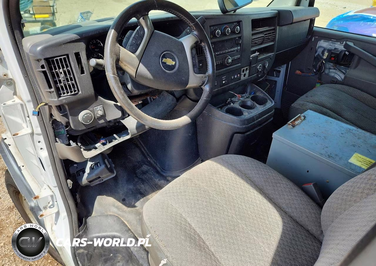 2017 Chevrolet Express G2500 VIN:1GCWGAFF1H1276927 - 8