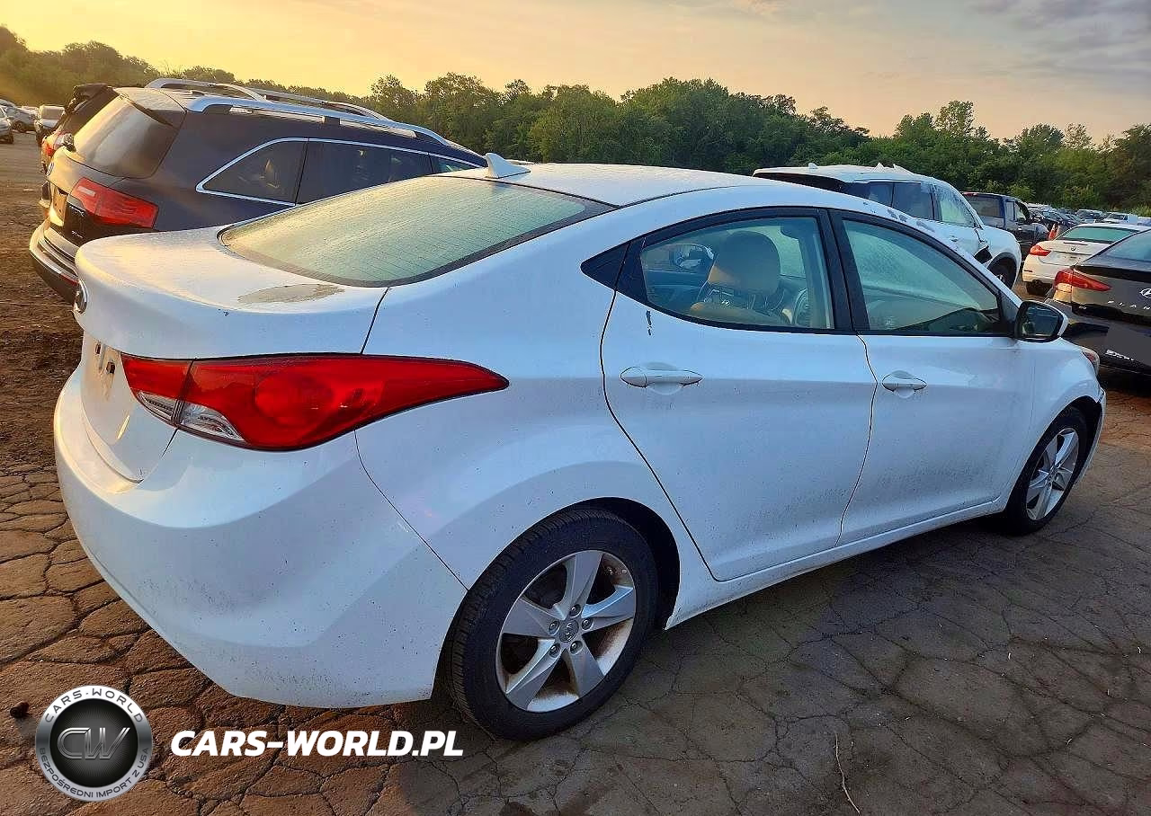 2013 Hyundai Elantra Gls VIN:5NPDH4AE8DH343241 - 3