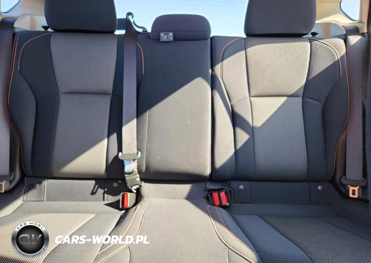 2020 Subaru Crosstrek Premium VIN:JF2GTAPC6L8203820 - 10