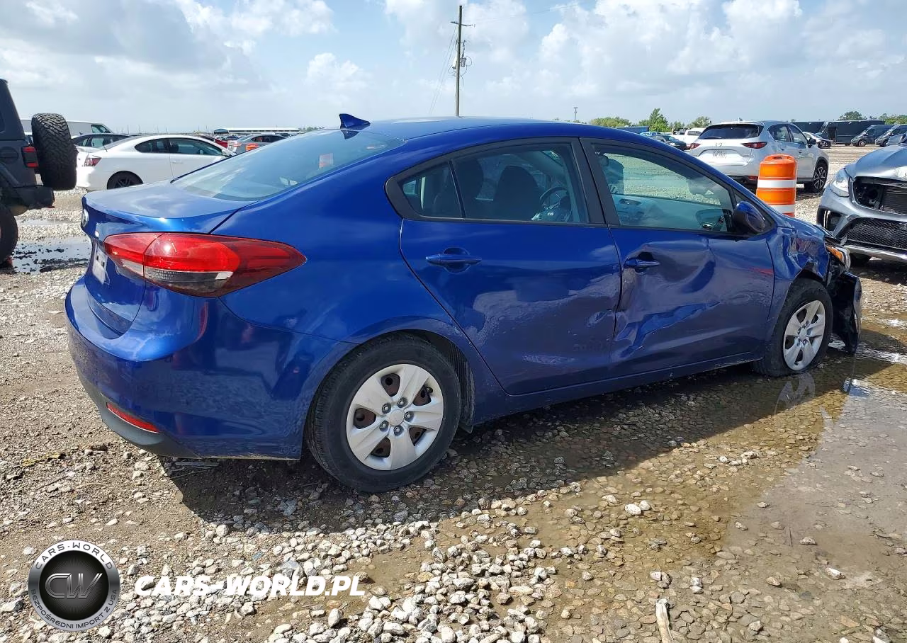 2017 Kia Forte Lx VIN:3KPFK4A7XHE085536 - 3
