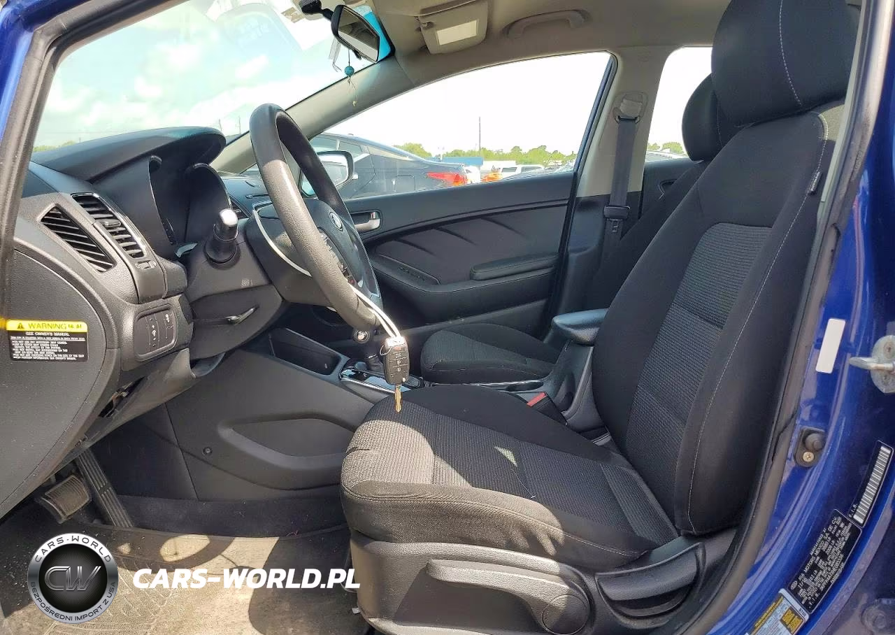 2017 Kia Forte Lx VIN:3KPFK4A7XHE085536 - 7