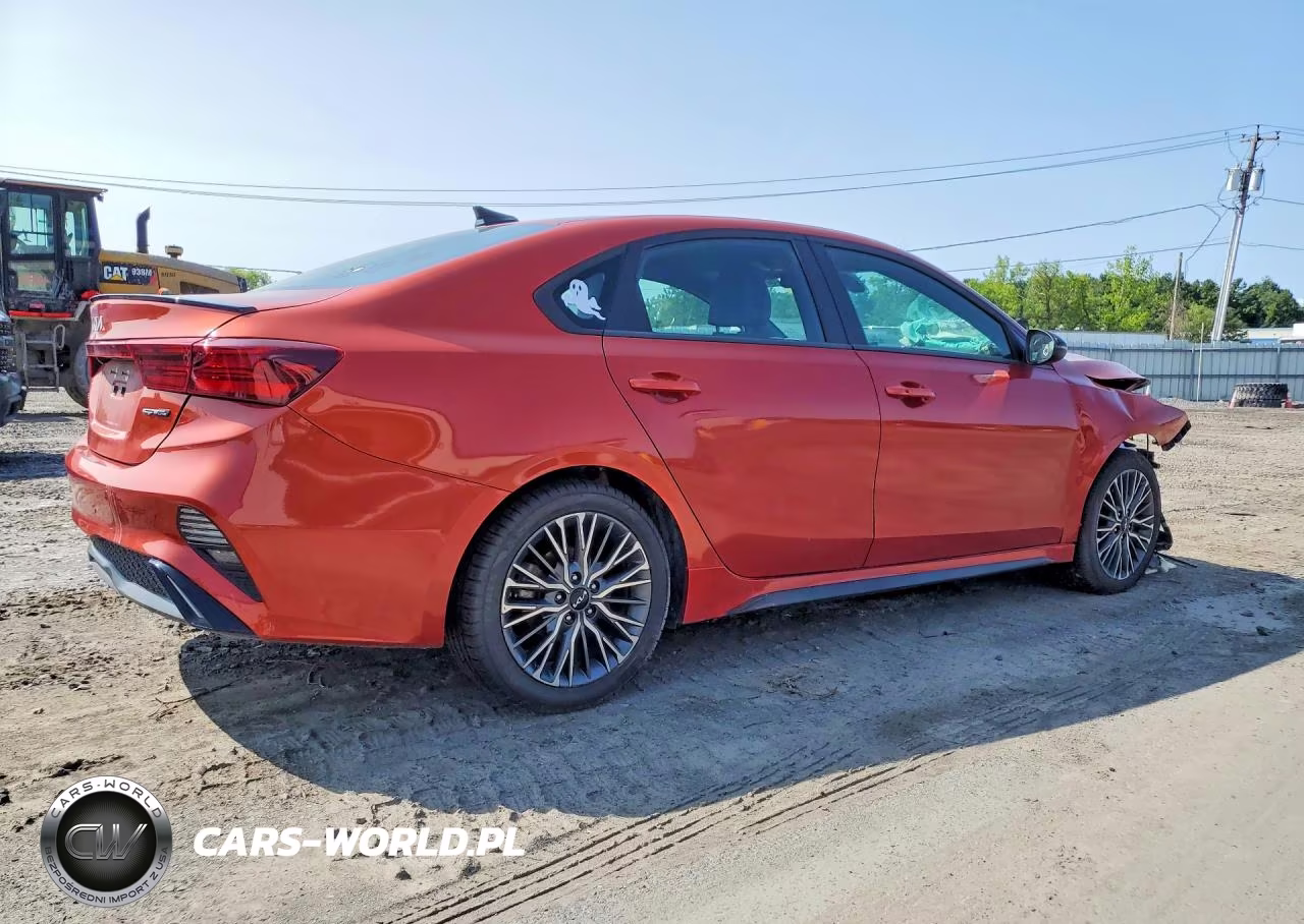 2023 Kia Forte Gt Line VIN:3KPF54AD2PE607703 - 3