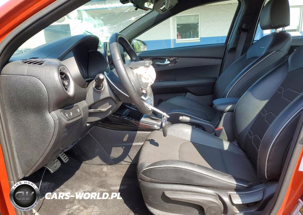 2023 Kia Forte Gt Line VIN:3KPF54AD2PE607703 - 7