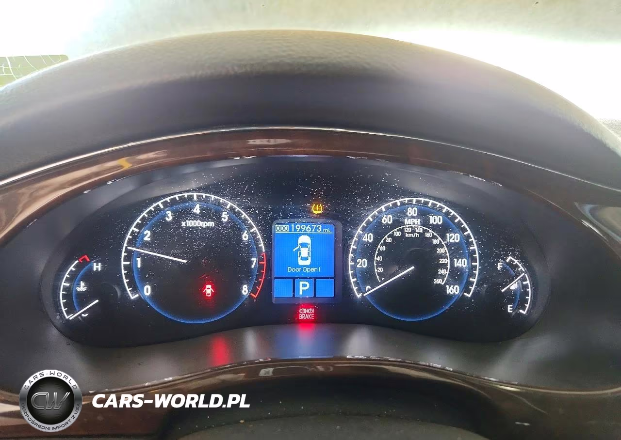 2011 Hyundai Genesis 3.8L VIN:KMHGC4DE6BU118340 - 9