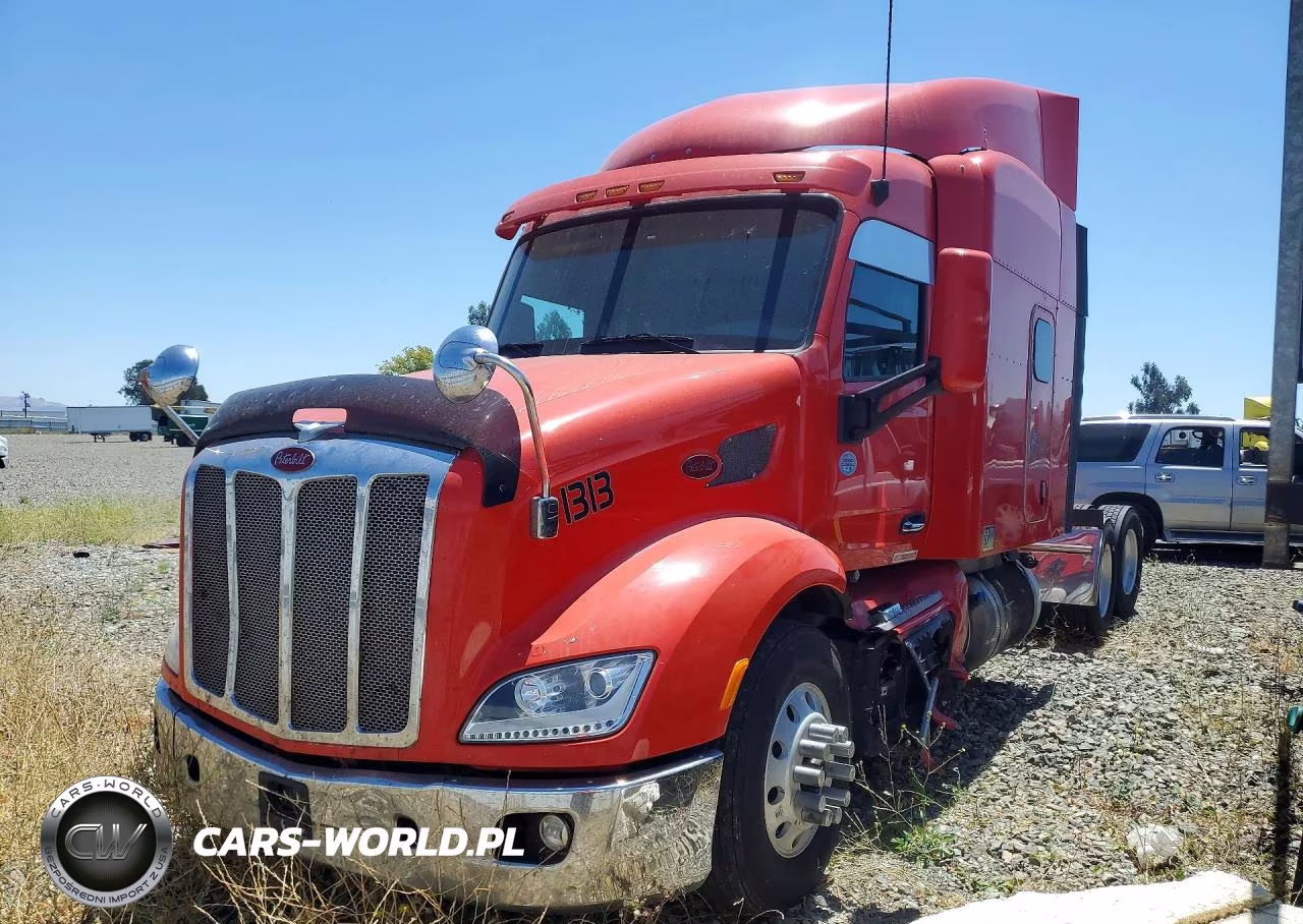 2017 Peterbilt 579 Semi Truck