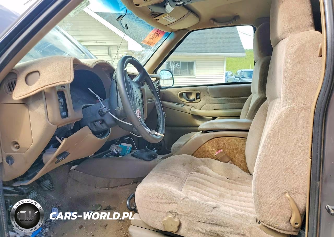 1998 Chevrolet Blazer VIN:1GNCT18W4WK215338 - 7