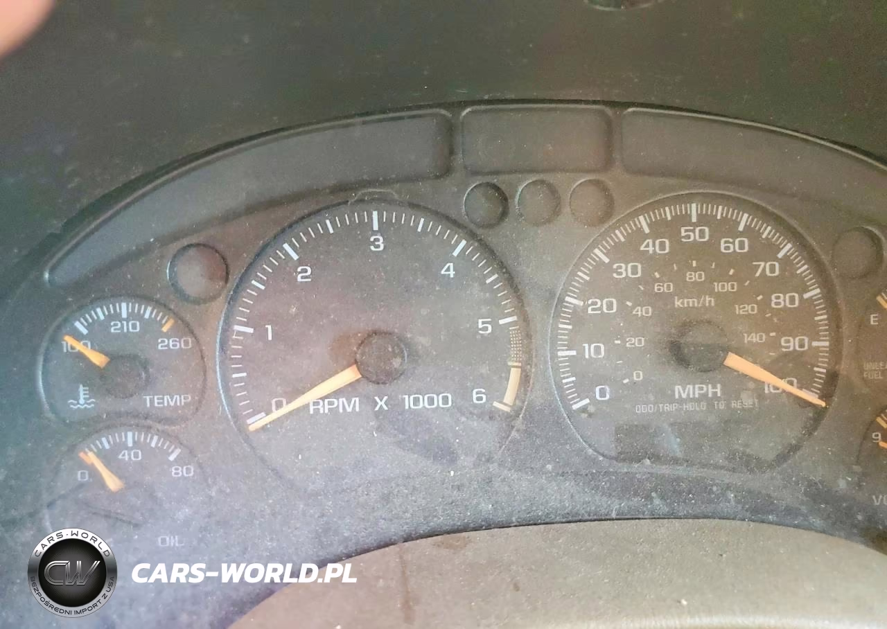 1998 Chevrolet Blazer VIN:1GNCT18W4WK215338 - 9