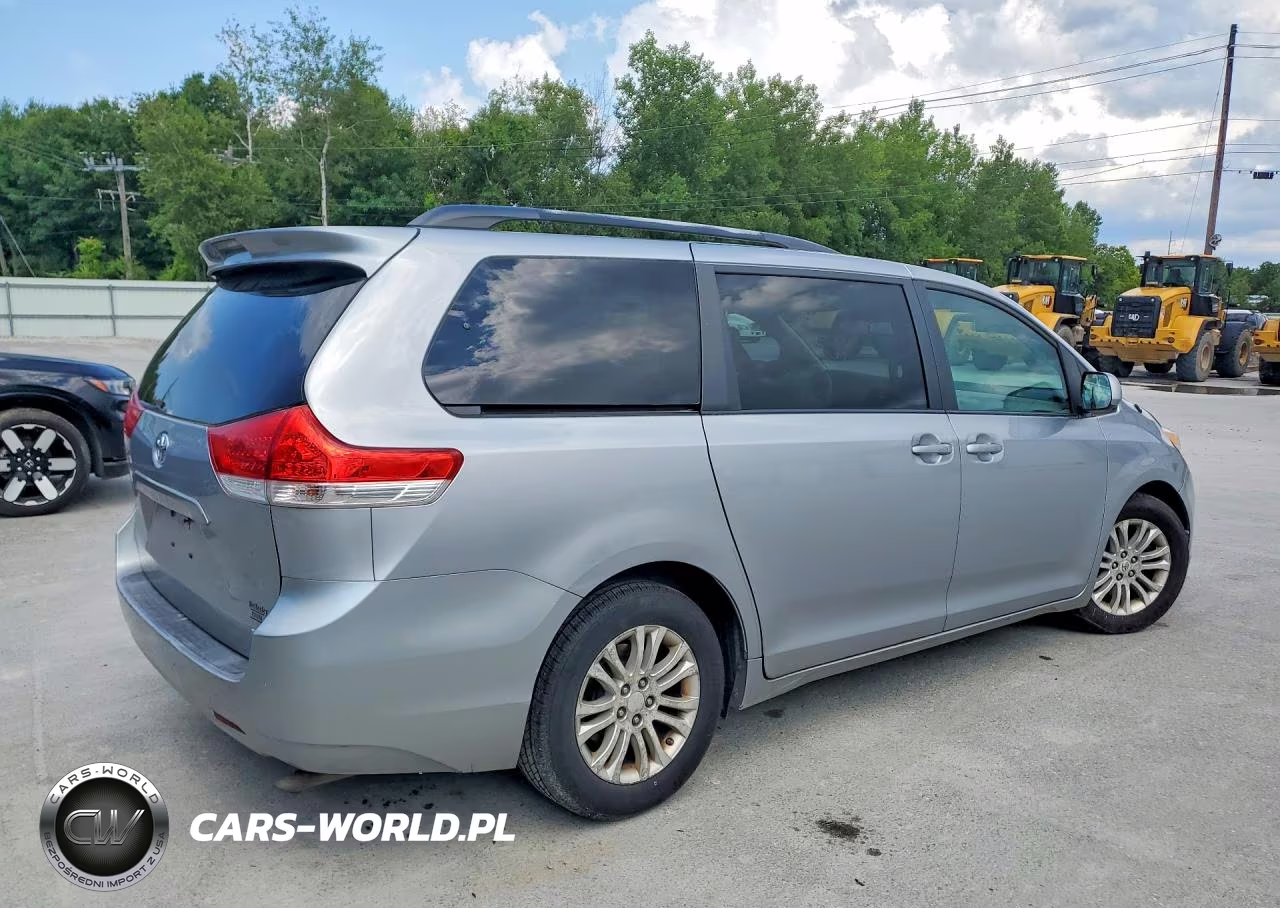 2011 Toyota Sienna Xle 8-Passenger VIN:5TDYK3DC5BS007562 - 3