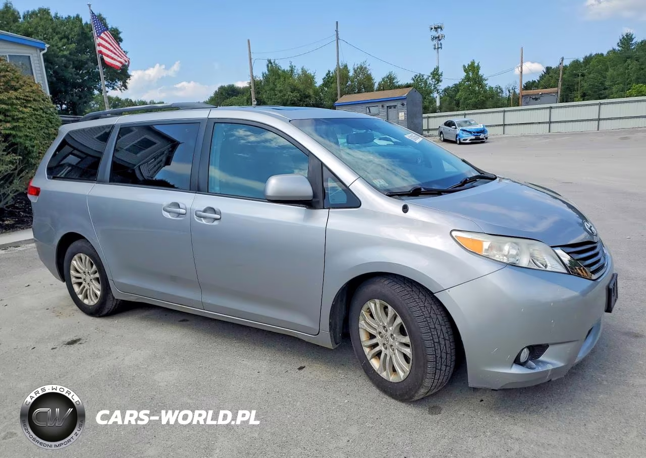 2011 Toyota Sienna Xle 8-Passenger VIN:5TDYK3DC5BS007562 - 4