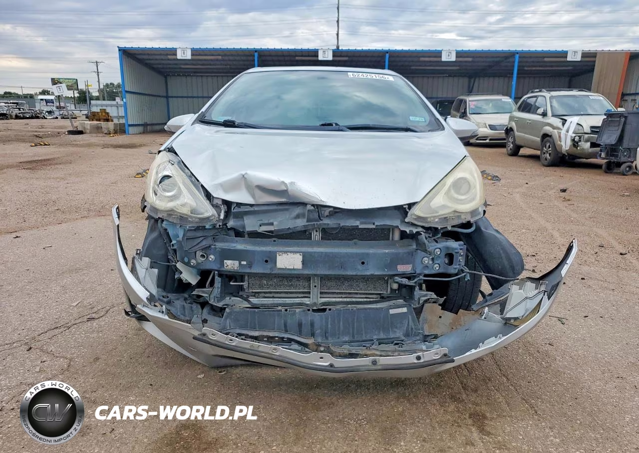 2016 Toyota Prius C Two VIN:JTDKDTB33G1132325 - 5