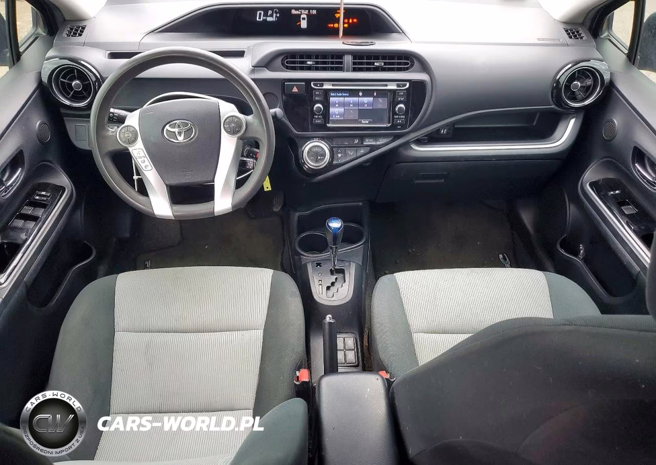 2016 Toyota Prius C Two VIN:JTDKDTB33G1132325 - 8