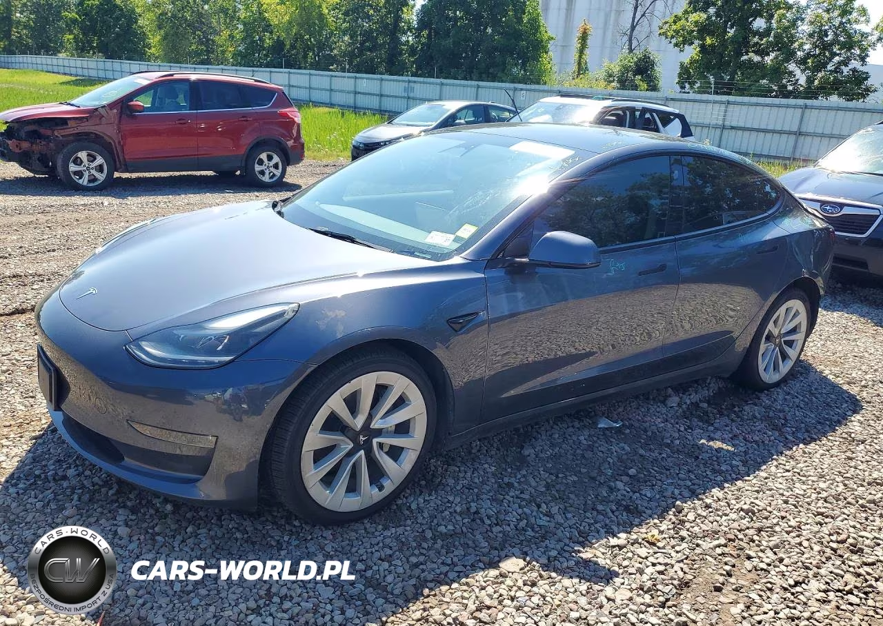 Tesla Model 3 – zdjęcie 1 z 12