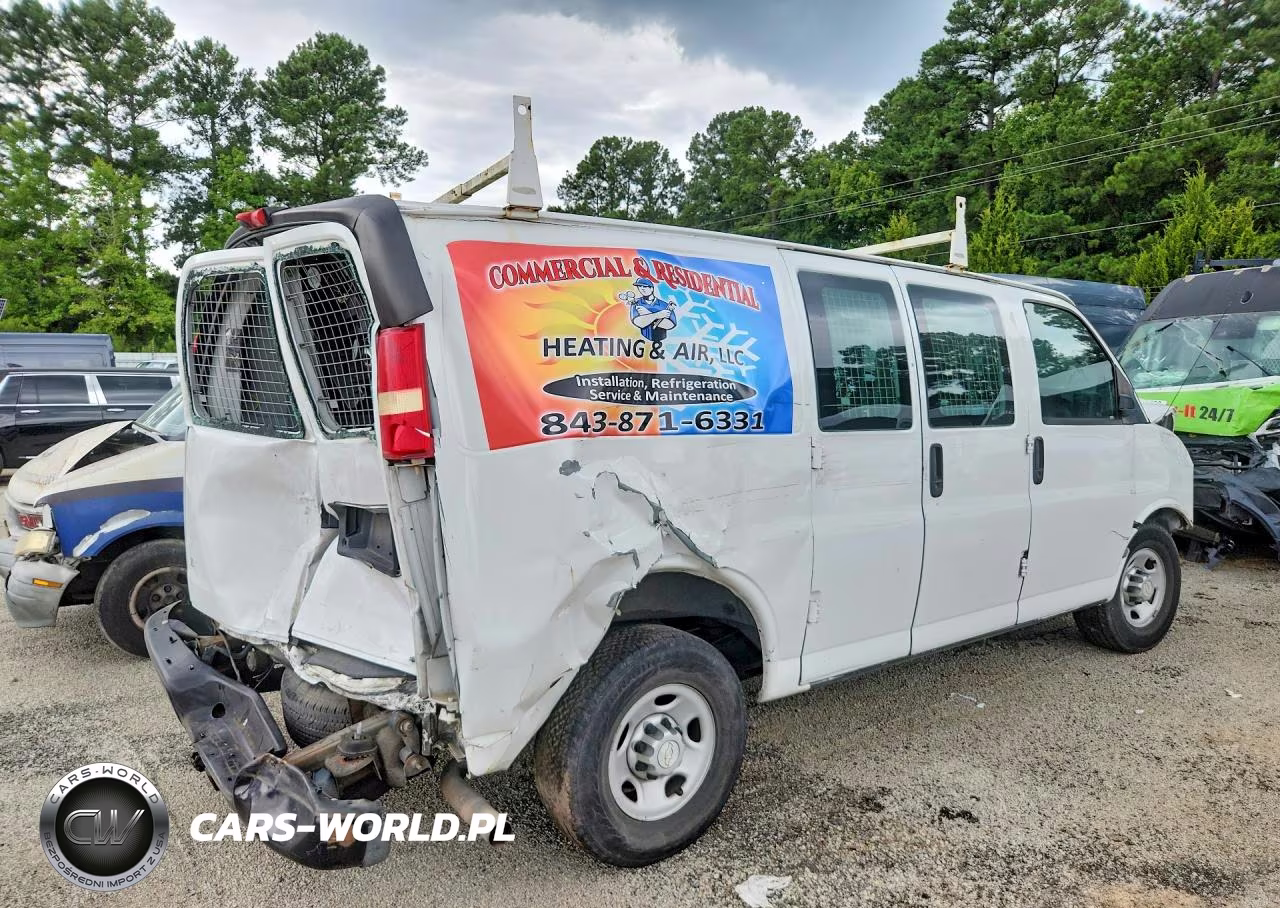 2015 Chevrolet Express G2500 VIN:1GCWGFCFXF1172600 - 3