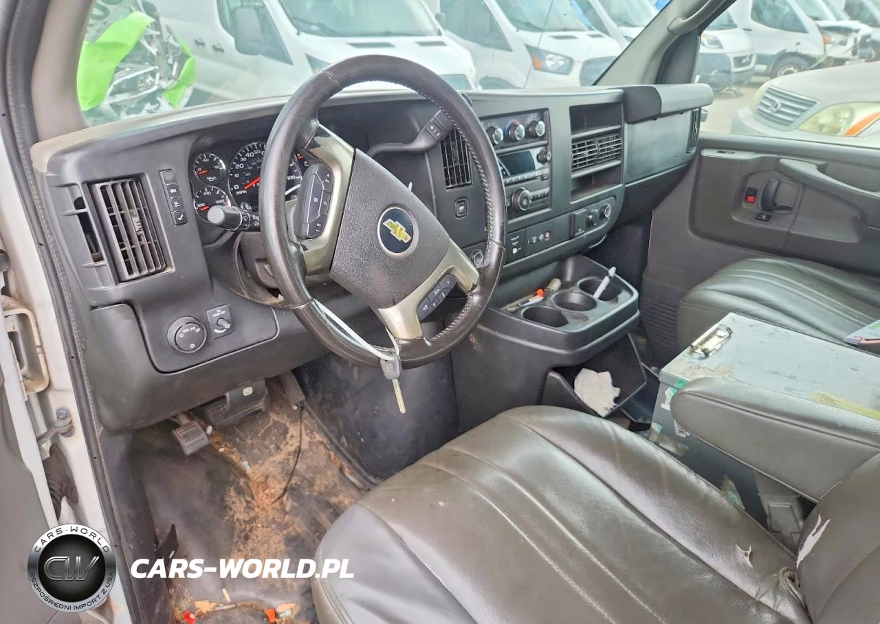 2015 Chevrolet Express G2500 VIN:1GCWGFCFXF1172600 - 8