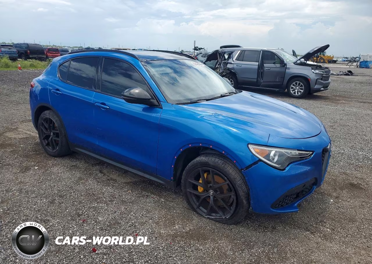 2019 Alfa Romeo Stelvio Ti VIN:ZASPAKBN2K7C71904 - 4