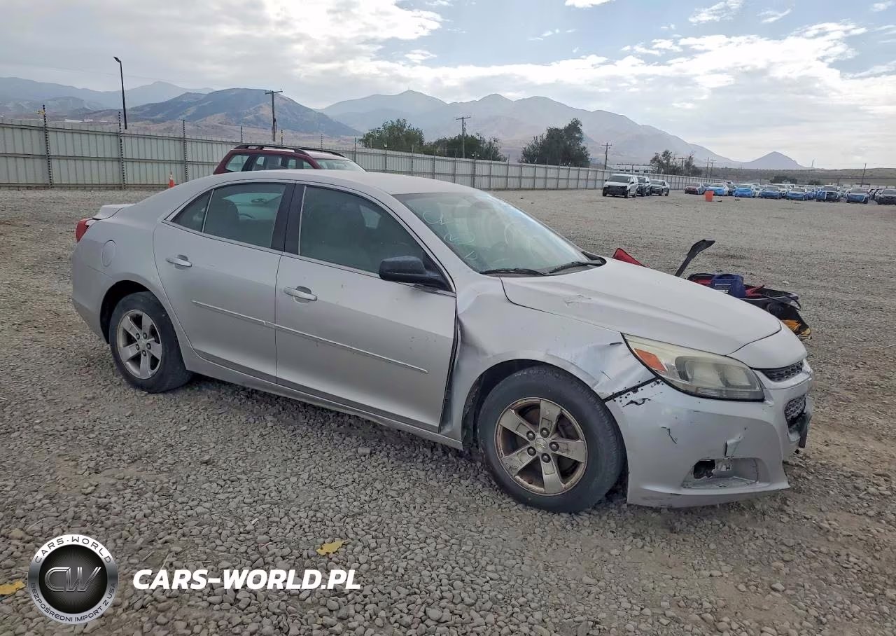 2015 Chevrolet Malibu Ls VIN:1G11B5SL1FU120029 - 4