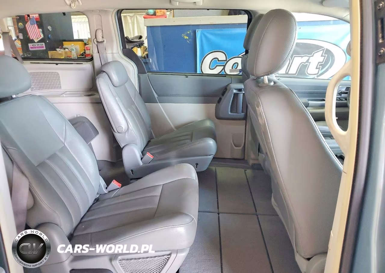 2008 Chrysler Town & Country Touring VIN:2A8HR54P08R839203 - 11