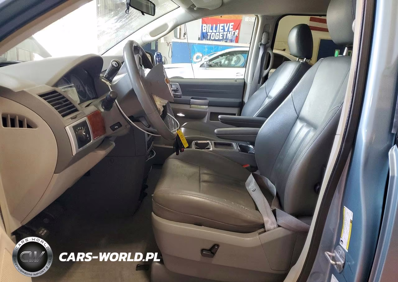 2008 Chrysler Town & Country Touring VIN:2A8HR54P08R839203 - 7