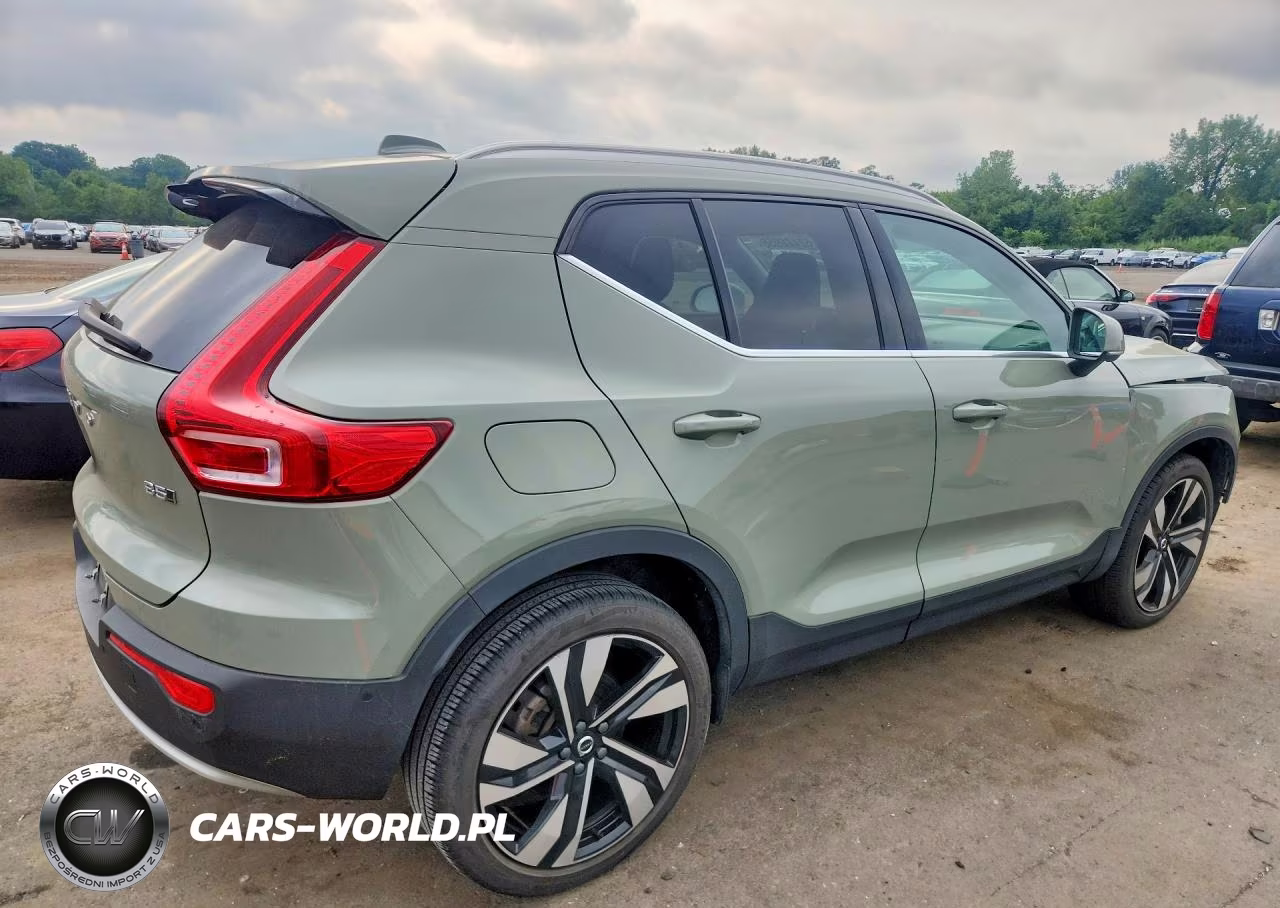 2023 Volvo Xc40 Plus VIN:YV4L12UNXP2070869 - 3