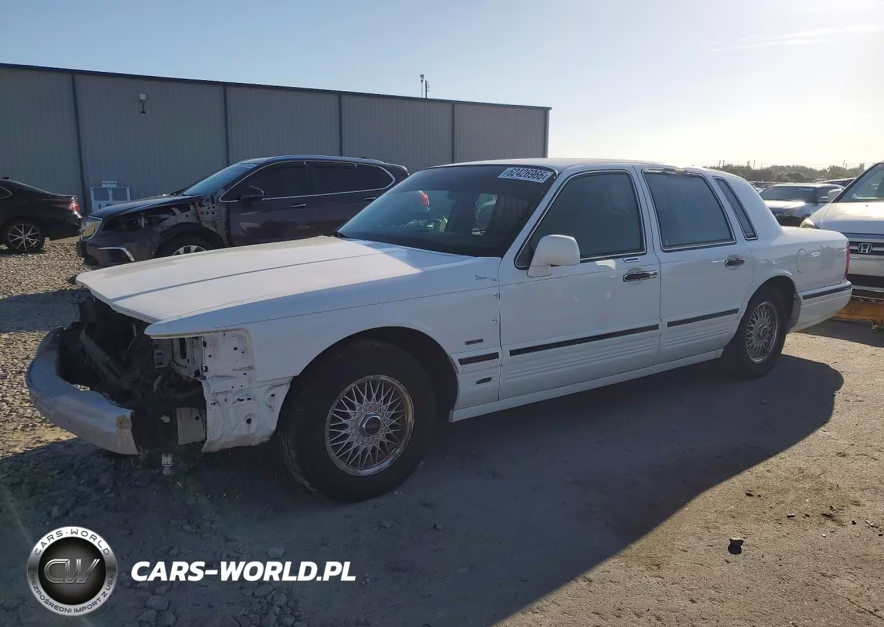 1995 Lincoln Town Car Signature