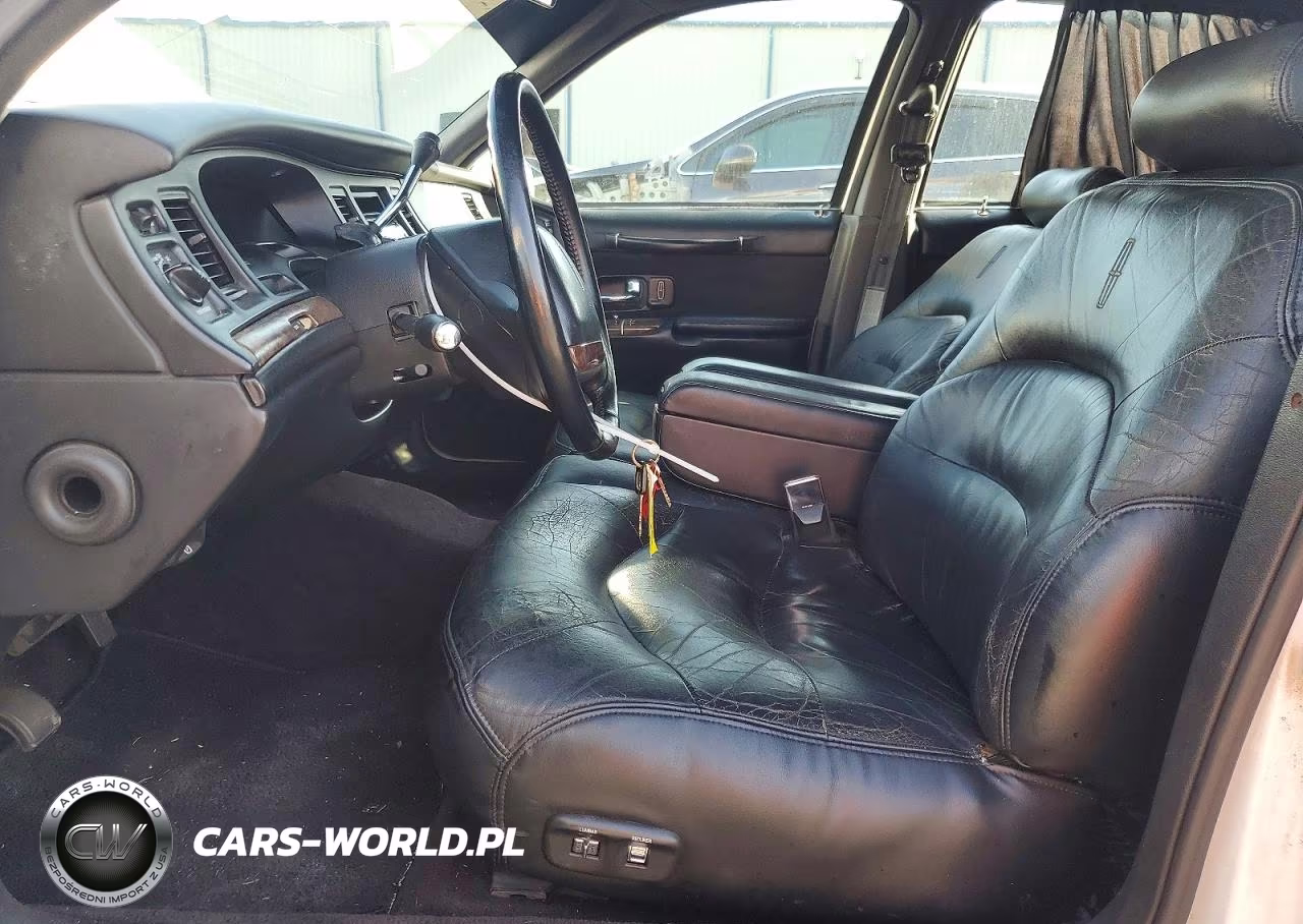 1995 Lincoln Town Car Signature VIN:1LNLM82WXSY725431 - 7