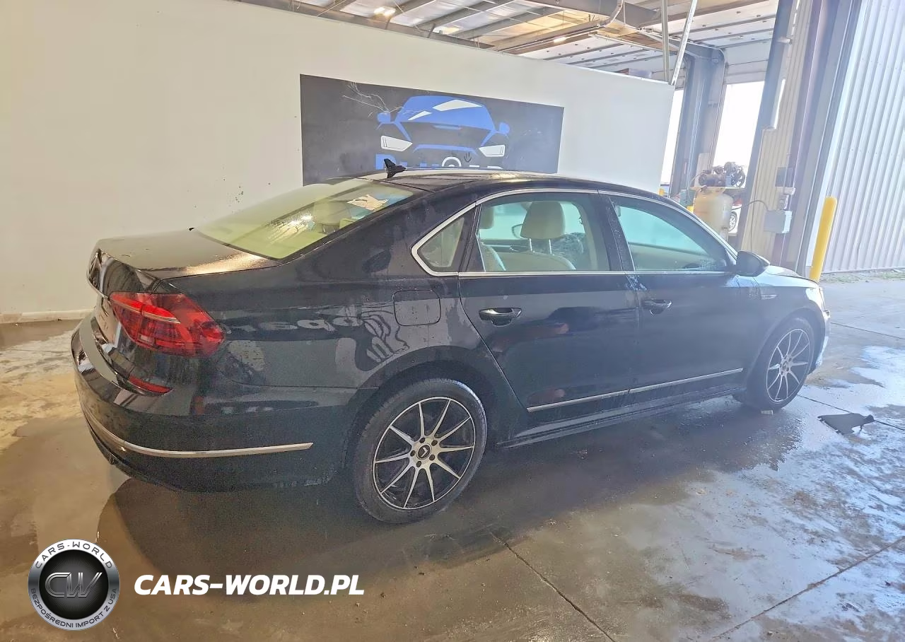 2017 Volkswagen Passat R-Line VIN:1VWDT7A30HC023876 - 3