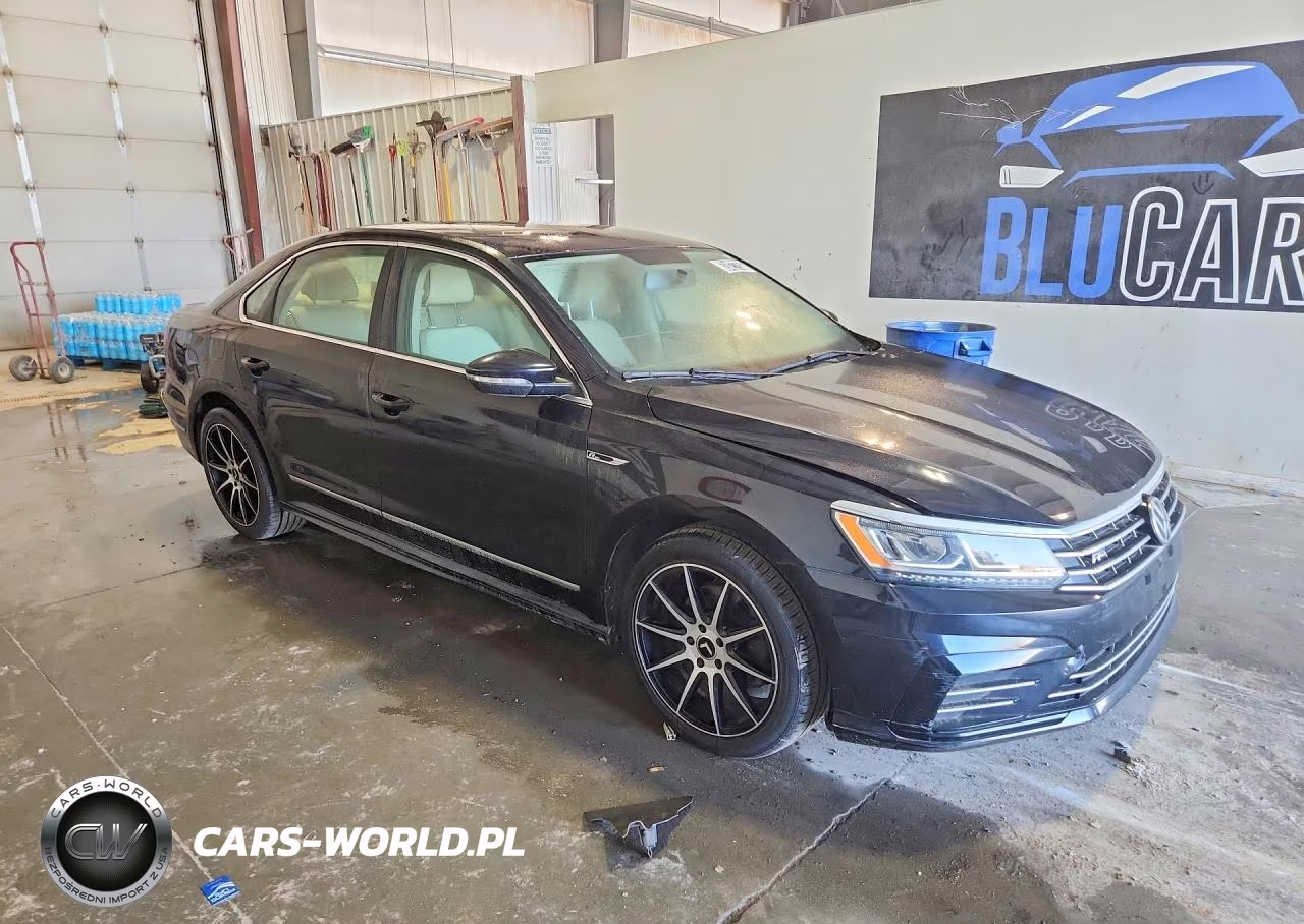 2017 Volkswagen Passat R-Line VIN:1VWDT7A30HC023876 - 4