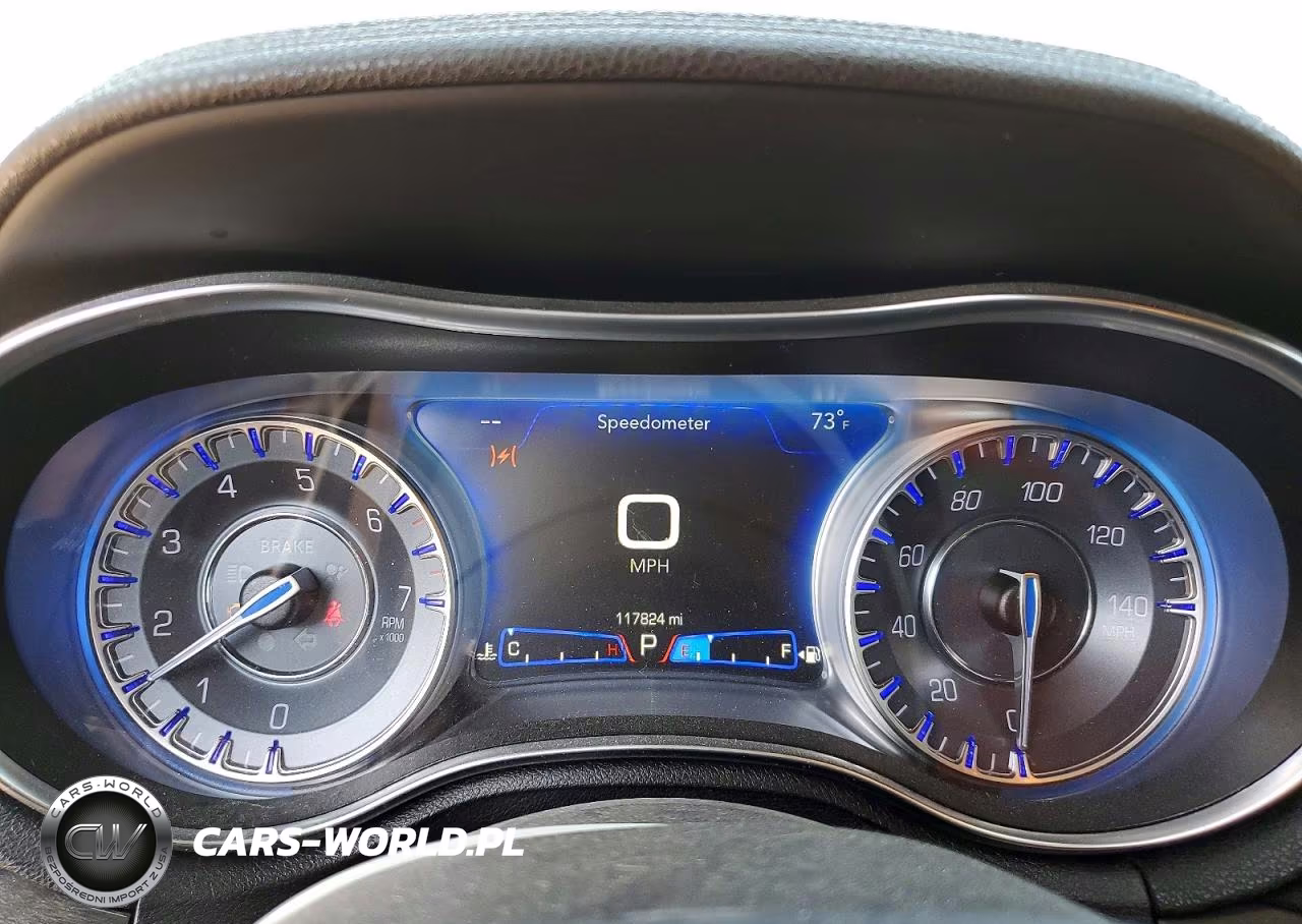 2019 Chrysler 300 Touring VIN:2C3CCAAG8KH679332 - 9
