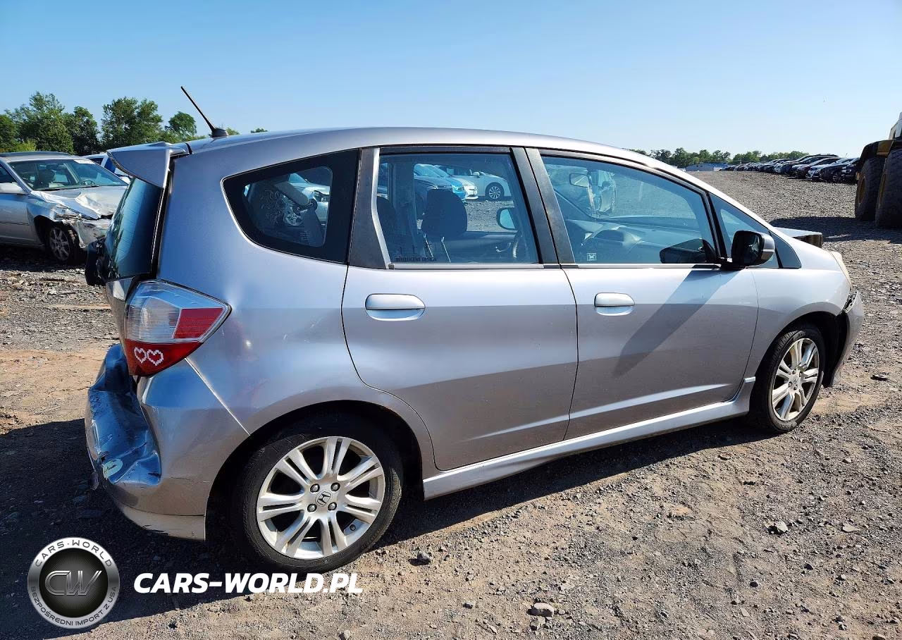 2009 Honda Fit Sport VIN:JHMGE87439S024171 - 3
